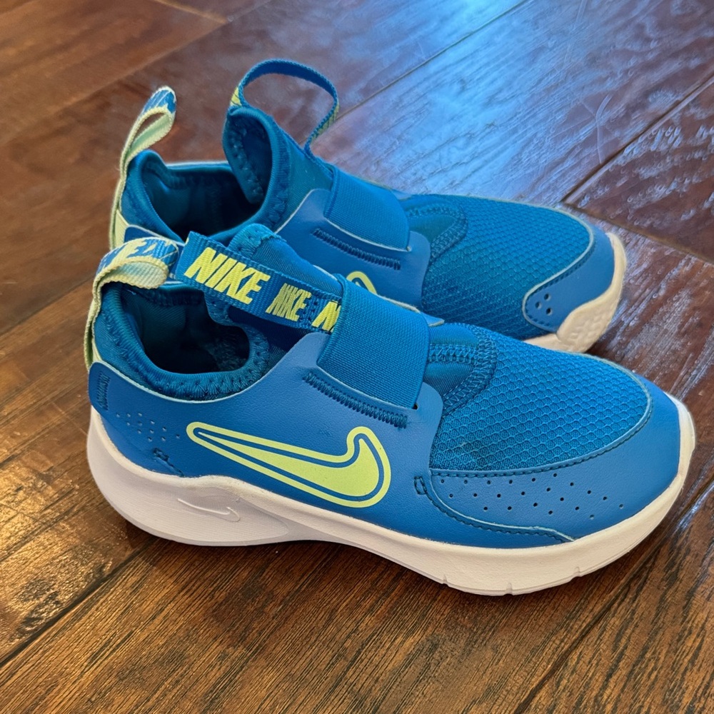 Nike Kids Blue and Yellow Sneakers